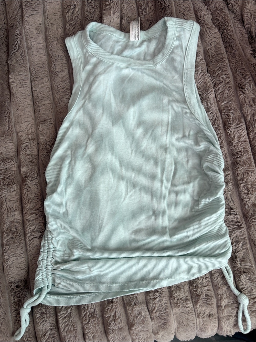 Workout tops - Picture 2 of 2